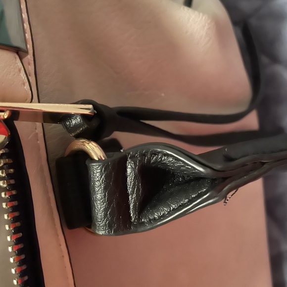 Aldo 2 tone cream and black handbag with shoulder strap. - Picture 2 of 16